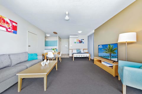 Bed, TV and multimedia, Living room, Seating area, Dining area