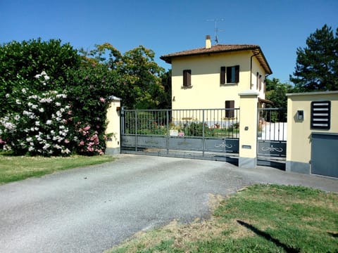 Property logo or sign, Street view