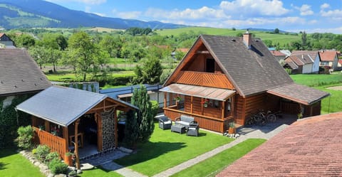 Property building, Bird's eye view, BBQ facilities, Garden, Balcony/Terrace, Garden view, Entertainment