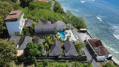 Property building, Floor plan, Sea view, Sea view, Swimming pool, Seasons, Location, Sunrise