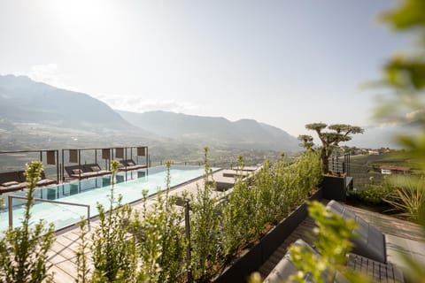 Natural landscape, Balcony/Terrace, Hiking, Mountain view, Pool view, Swimming pool