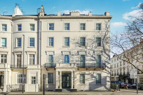 Property building, Facade/entrance