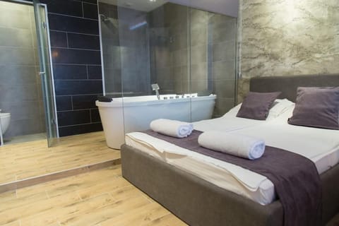 Photo of the whole room, Bedroom, Bath