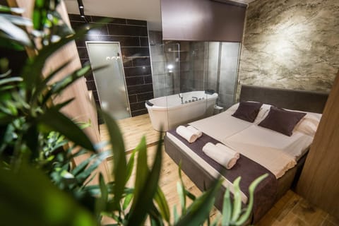 Bed, Photo of the whole room, Bedroom, Bath