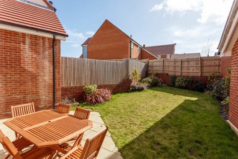 Heath Reach - Just a short distance to Tower Park House in Poole