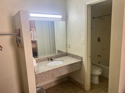 Super Inn Hotel in Tillmans Corner