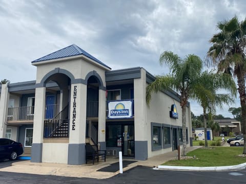 Property building, Facade/entrance