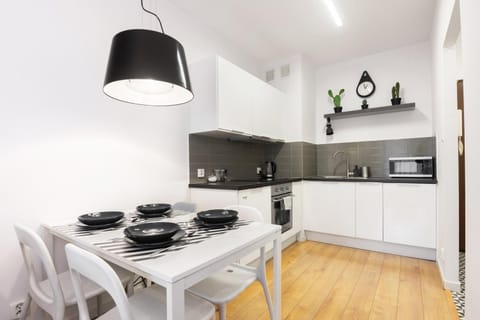 Coffee/tea facilities, Kitchen or kitchenette, Dining area, minibar, pet friendly, stove