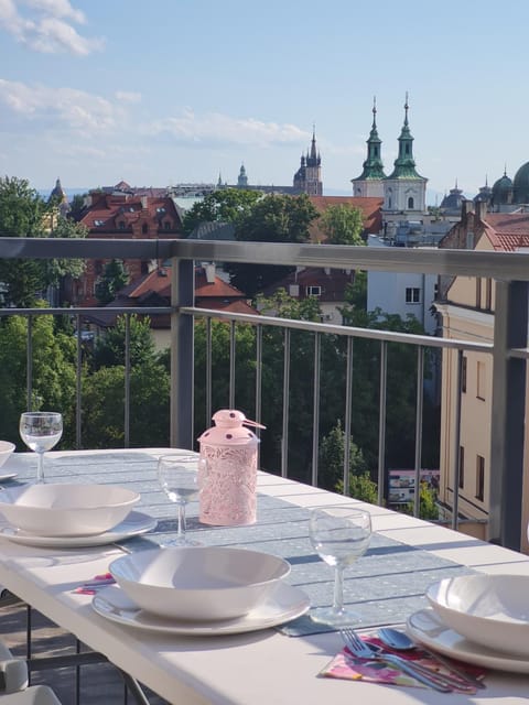 Balcony/Terrace, City view, Street view