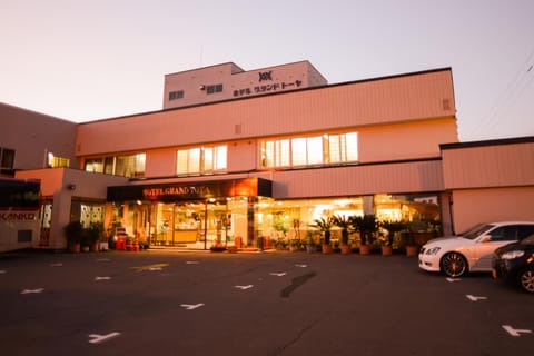 Facade/entrance, Sunset