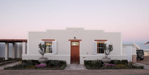 Property building, Facade/entrance, Day, Natural landscape