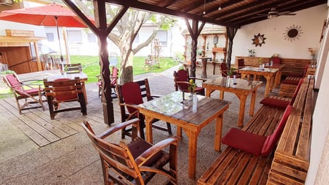 Patio, Seating area