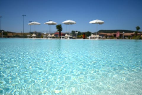 Swimming pool, Swimming pool