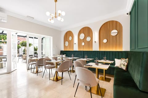 Restaurant/places to eat, Dining area, Breakfast, Breakfast
