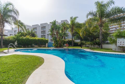 Property building, Spring, Off site, Day, Natural landscape, Garden, Garden view, Pool view, Swimming pool, Swimming pool, sunbed
