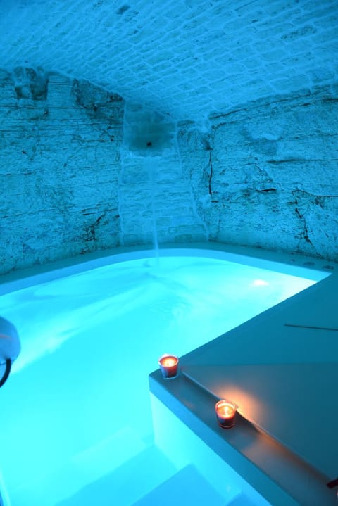 Hot Tub, Hot Tub, Spa and wellness centre/facilities, Swimming pool