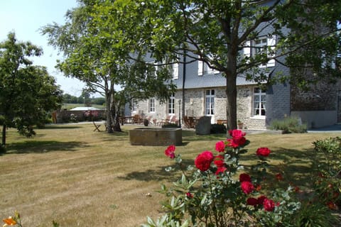 Property building, Natural landscape, Garden, Garden view