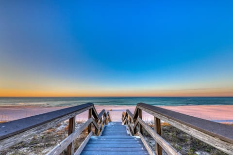 Amalfi Coast Resort A305 Apartment in Miramar Beach