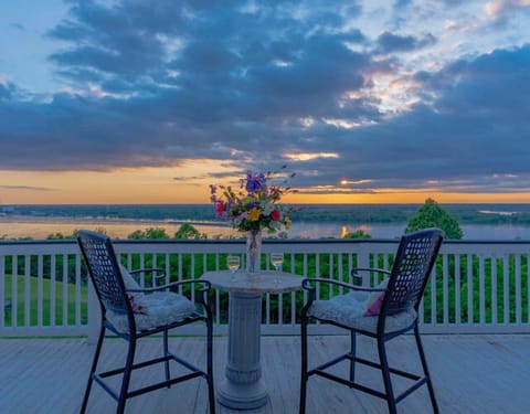 Weymouth Hall Bed and Breakfast in Natchez