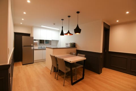 Living room, Dining area, Communal kitchen, Internal: Not applicable to any particular room