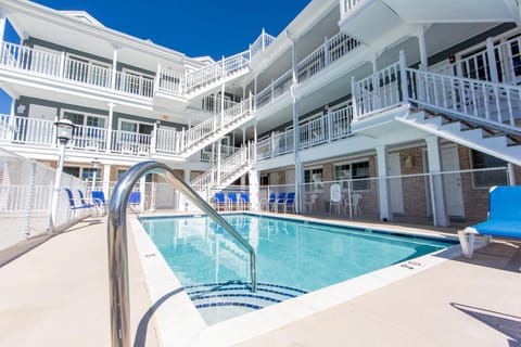 Property building, Swimming pool, Swimming pool