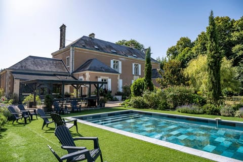 Property building, Spring, Day, Natural landscape, Garden, Garden, Balcony/Terrace, Garden view, Pool view, Swimming pool, Swimming pool, sunbed