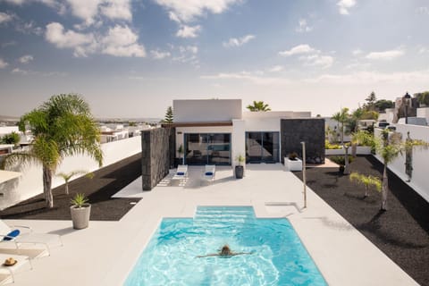 Balcony/Terrace, Swimming pool