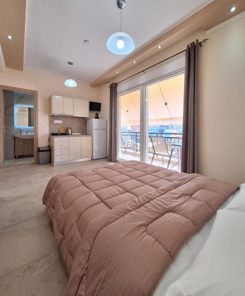 Bed, Kitchen or kitchenette, Photo of the whole room, Bedroom