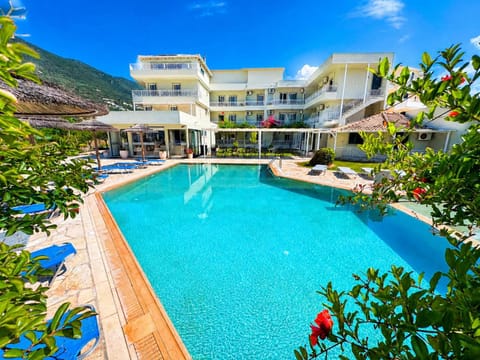 Property building, Swimming pool