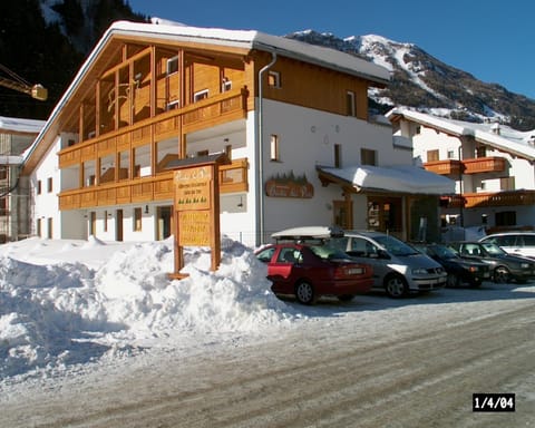 Baita dei Pini Apartment hotel in Canton of Grisons