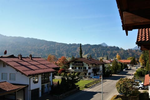 Natural landscape, Mountain view, Street view, Quiet street view