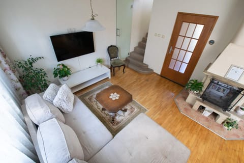 Cosy, quiet house with Vitosha view near Paradise Apartment in Sofia