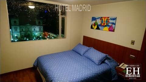 Staff, Bed, People, Billiard, Lobby or reception, City view, Mountain view, Entertainment, Family