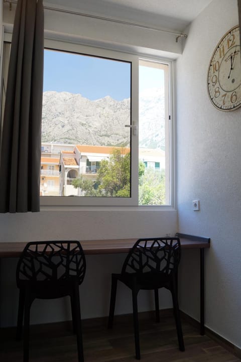 Apartments Mario with private parking Apartment in Makarska