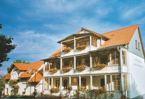 Property building, Day