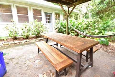 Hip Island House House in James Island