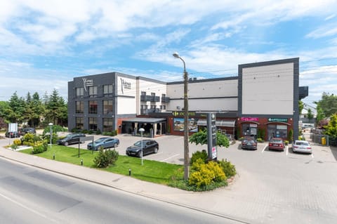 Property building, Neighbourhood, Location
