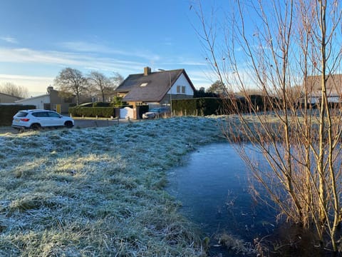 CadSun House - detached house by the beach House in Zeeland, Netherlands