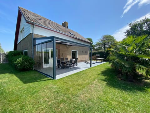 CadSun House - detached house by the beach House in Zeeland, Netherlands