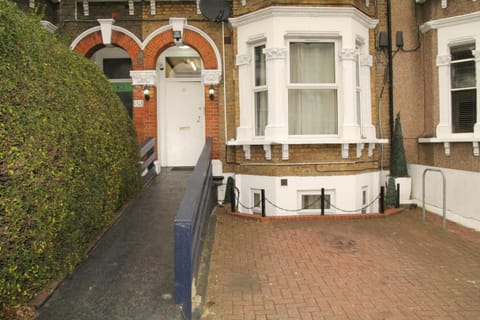 Property building, Facade/entrance, Day