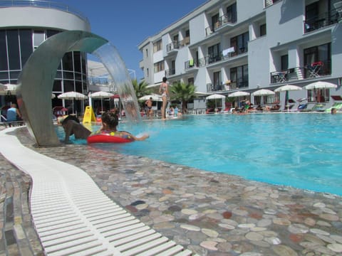 Swimming pool