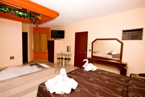 Communal lounge/ TV room, Bed, TV and multimedia, Evening entertainment, Bedroom