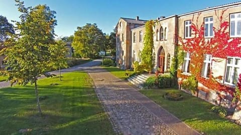 Gutshaus Schwarzenhof Apartment in Mecklenburgische Seenplatte