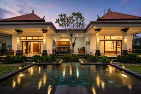 Property building, Night, Garden, Garden view, Pool view, Swimming pool