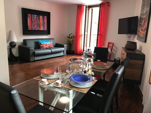 Living room, Dining area