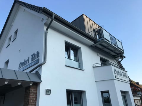 Property building, Facade/entrance, Property logo or sign