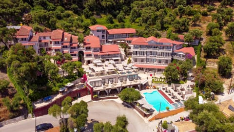 Property building, Bird's eye view, Swimming pool, Swimming pool