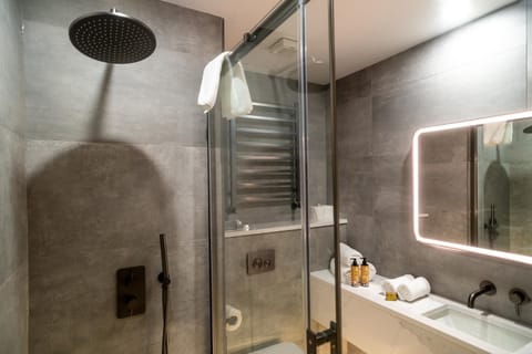 Shower, Bathroom, towels