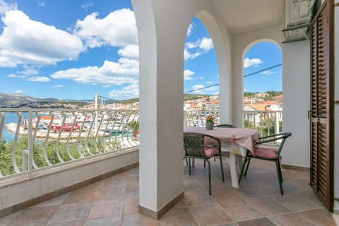 Balcony/Terrace, children, Family