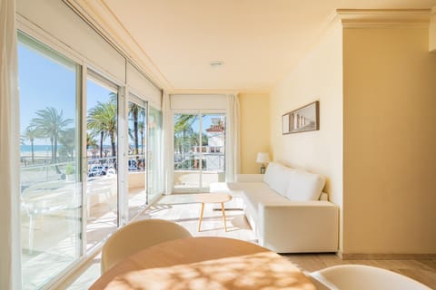 Living room, Sea view